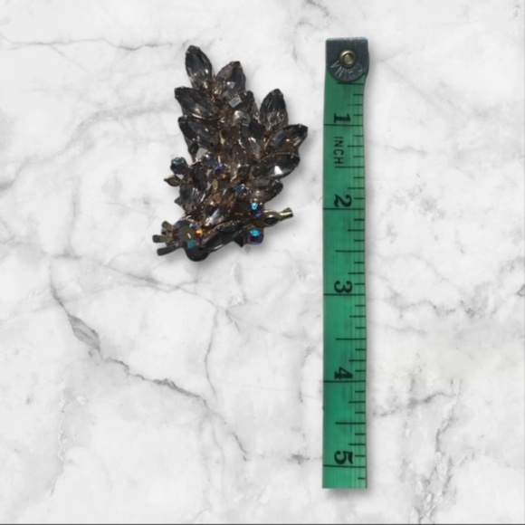 1950's Vintage Aurora Borealis Large Pink Hue Rhinestones Women's Brooch - Picture 4 of 5